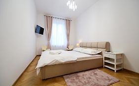 Flh - Kaly'S Place